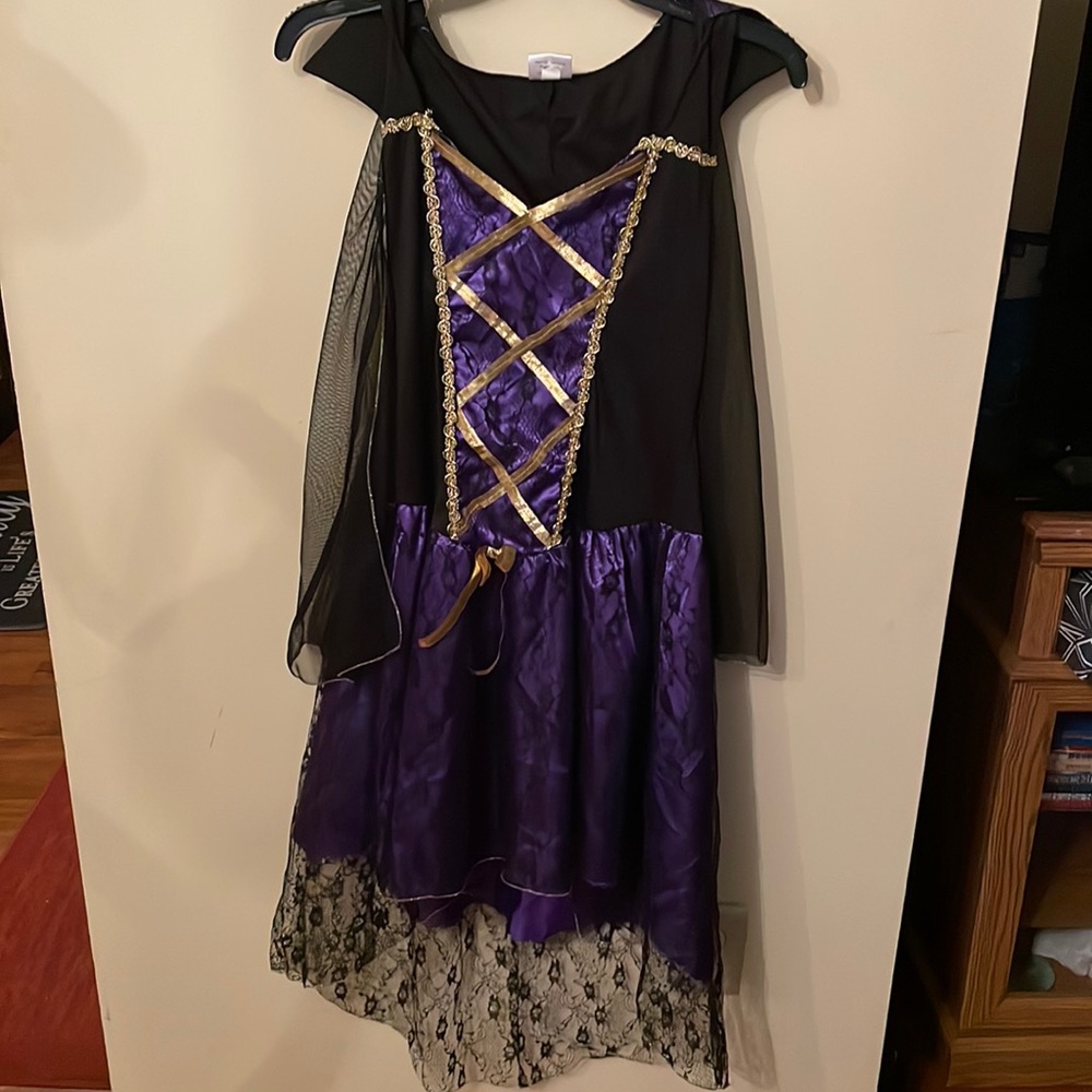 Witch costume